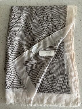 Charming Charlie scarf nwt